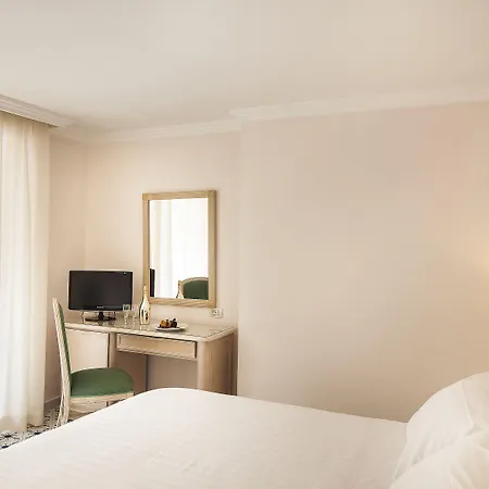 Continental Hotel 4*