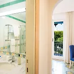 Отель Continental 4*