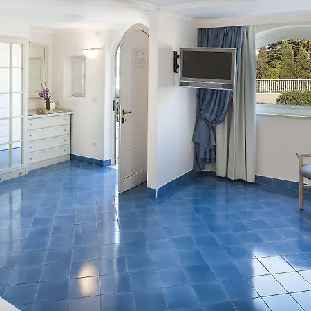 Continental Hotel 4*