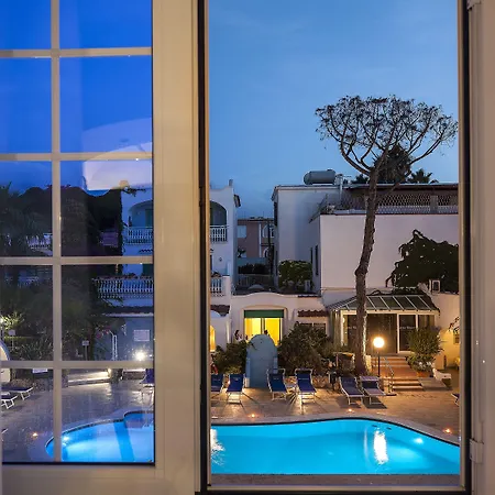Continental Ξενοδοχείο 4*