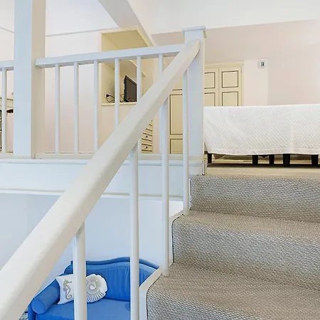 Отель Continental 4*