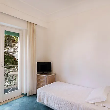 Continental Ξενοδοχείο 4*