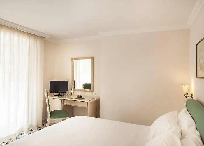 Continental Ξενοδοχείο 4*