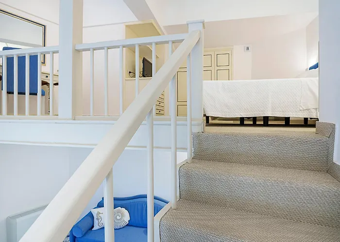 Отель Continental 4*