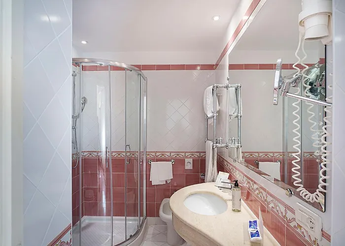 Отель Continental 4*