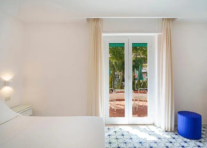 Continental Отель Искья