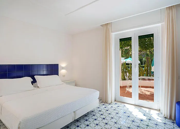 Continental Отель Искья