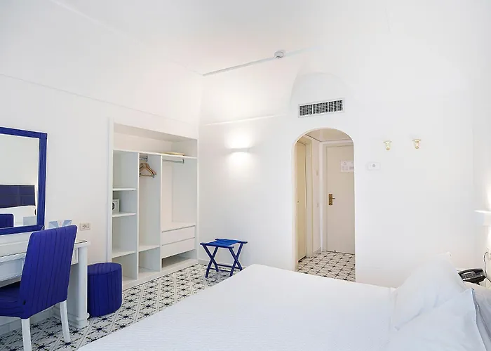 Отель Continental Искья